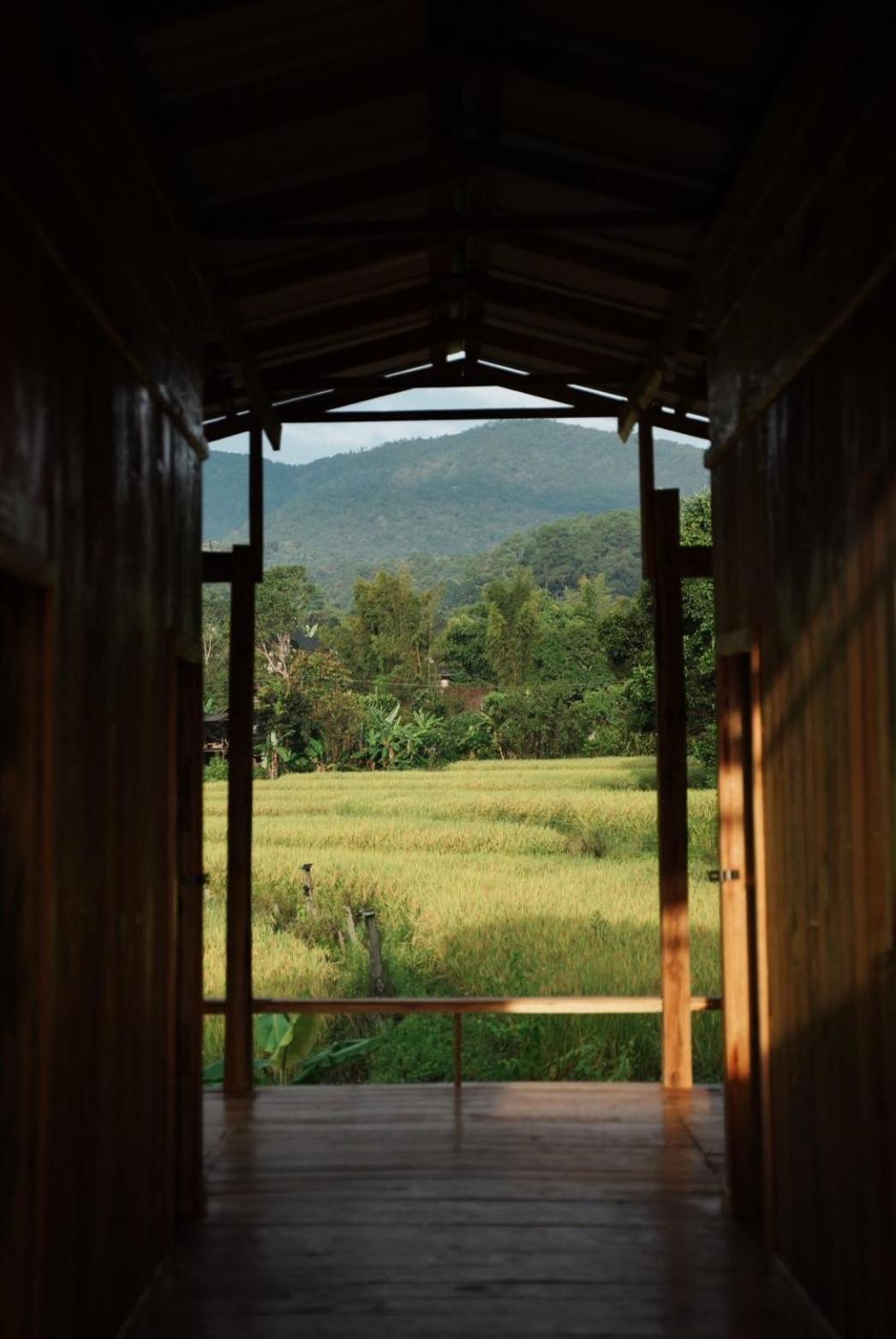 Por Joi ,Por Dee House Albergue Chiang Mai Exterior foto