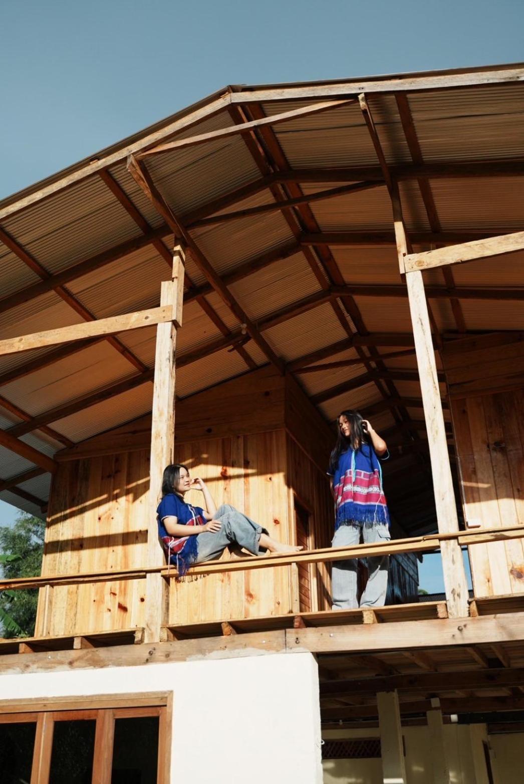 Por Joi ,Por Dee House Albergue Chiang Mai Exterior foto