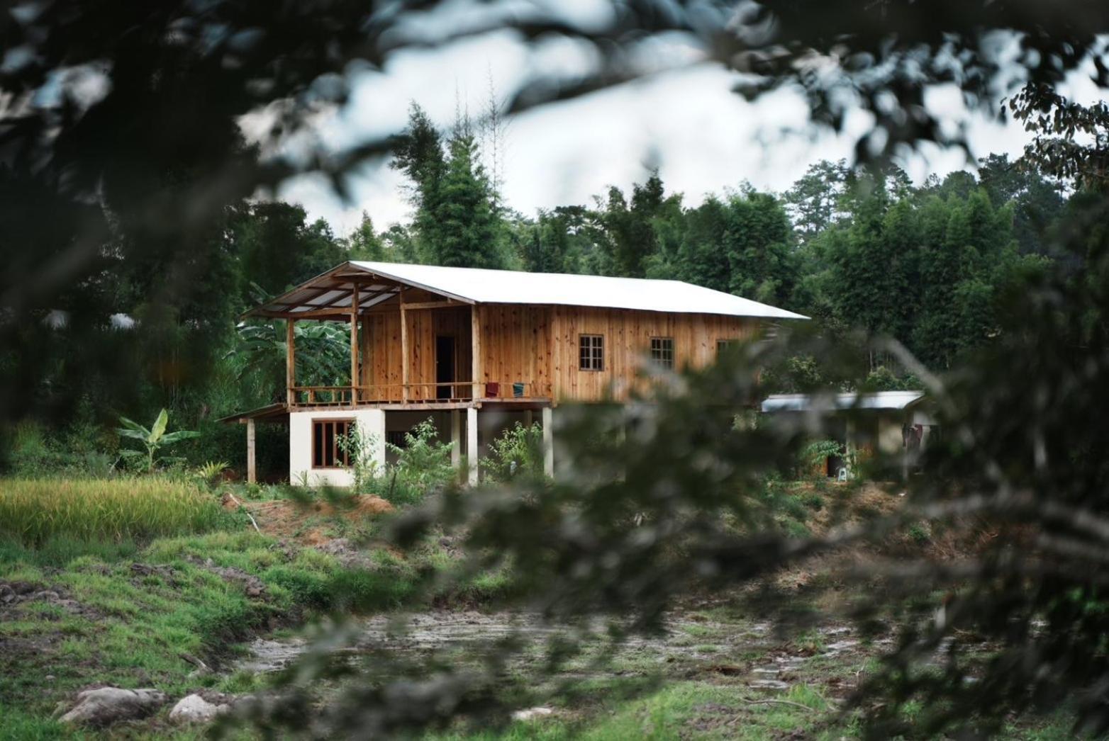 Por Joi ,Por Dee House Albergue Chiang Mai Exterior foto
