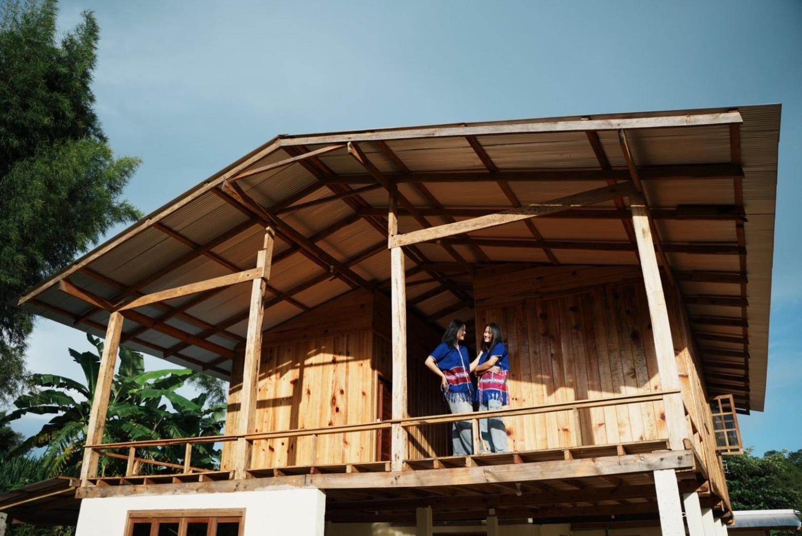 Por Joi ,Por Dee House Albergue Chiang Mai Exterior foto