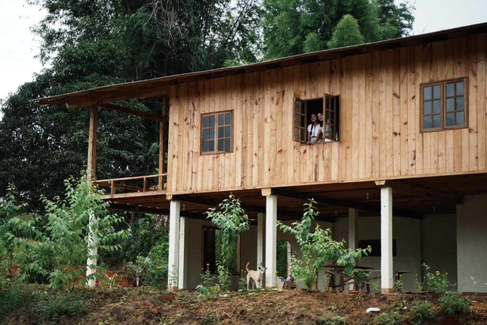Por Joi ,Por Dee House Albergue Chiang Mai Exterior foto