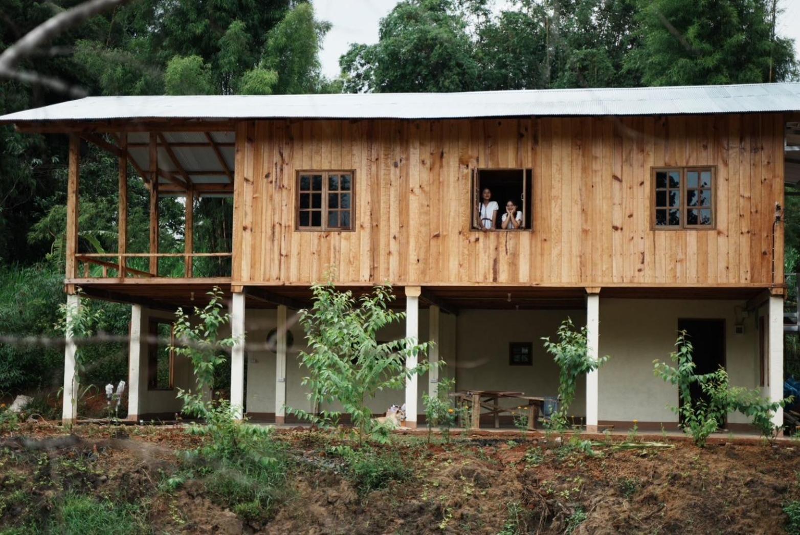 Por Joi ,Por Dee House Albergue Chiang Mai Exterior foto